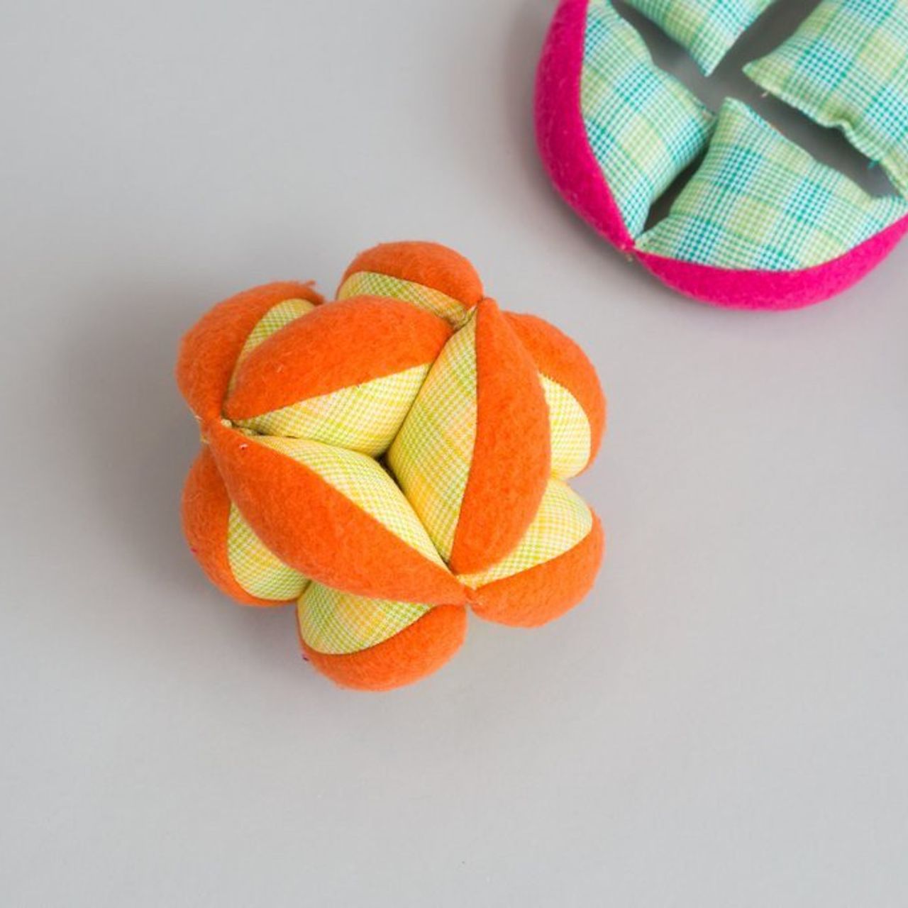 Zeki Plush Puzzle Ball