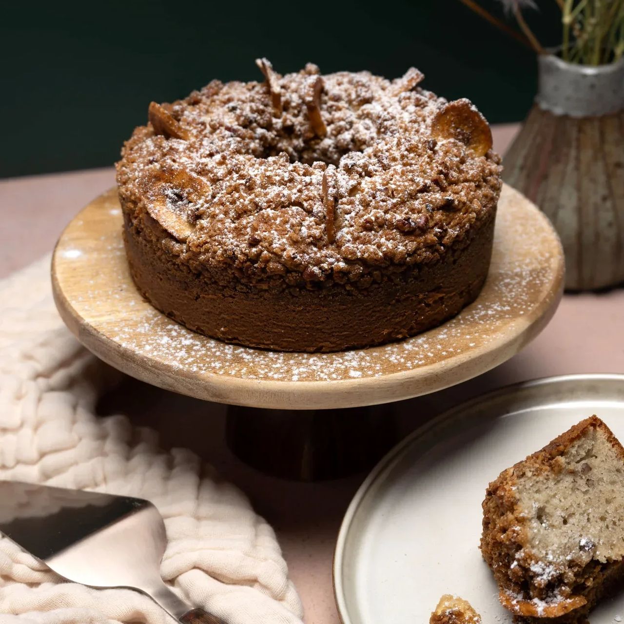 Banana Praline Ring Cake